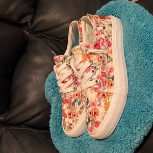 Blowfish Maxine Malibu flower butterfly sneakers